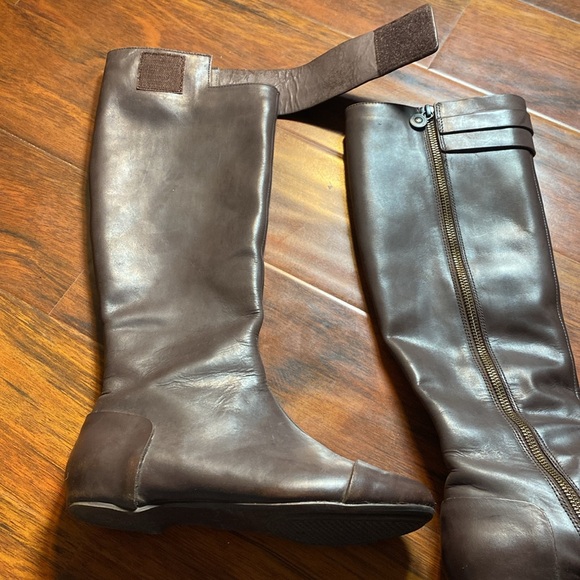 Maxstudio Buttery Soft Brown Draping Leather Knee-High Boots - Picture 3 of 9